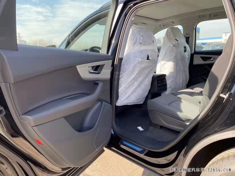 进口奥迪Q7  2.0T标准  清仓60万处理