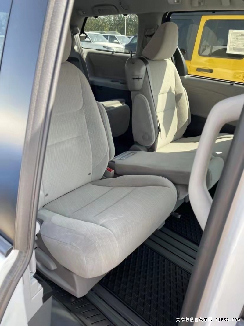 20款丰田塞纳3.5L两驱  年底酬宾47万秒售