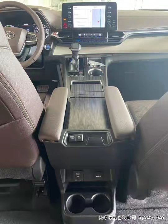 21款丰田塞纳 2.5L四驱白金版 最新报价优惠多