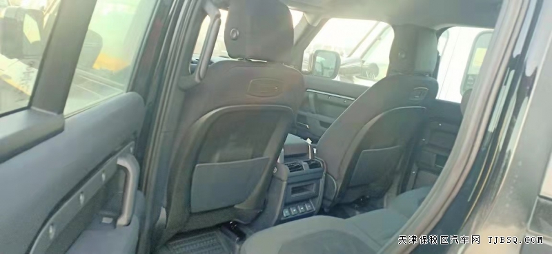 21款路虎卫士110 四门 2.0T   国六实惠价格裸售