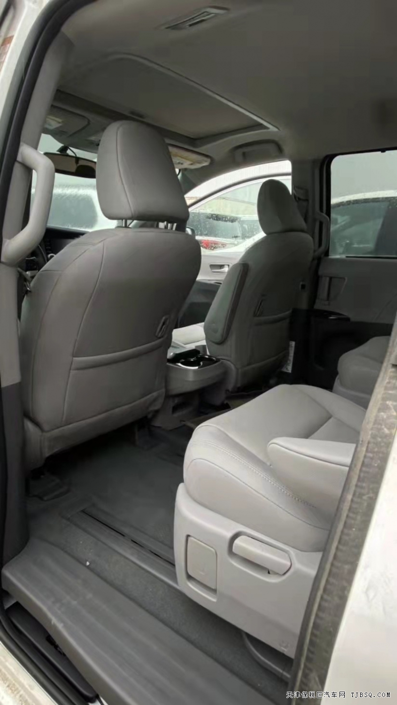 丰田塞纳3.5L油电混合动力 现车大幅度降价