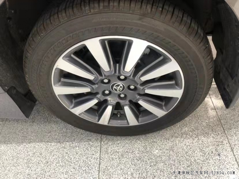 20款丰田塞纳 3.5四驱LE  港口直降可分期