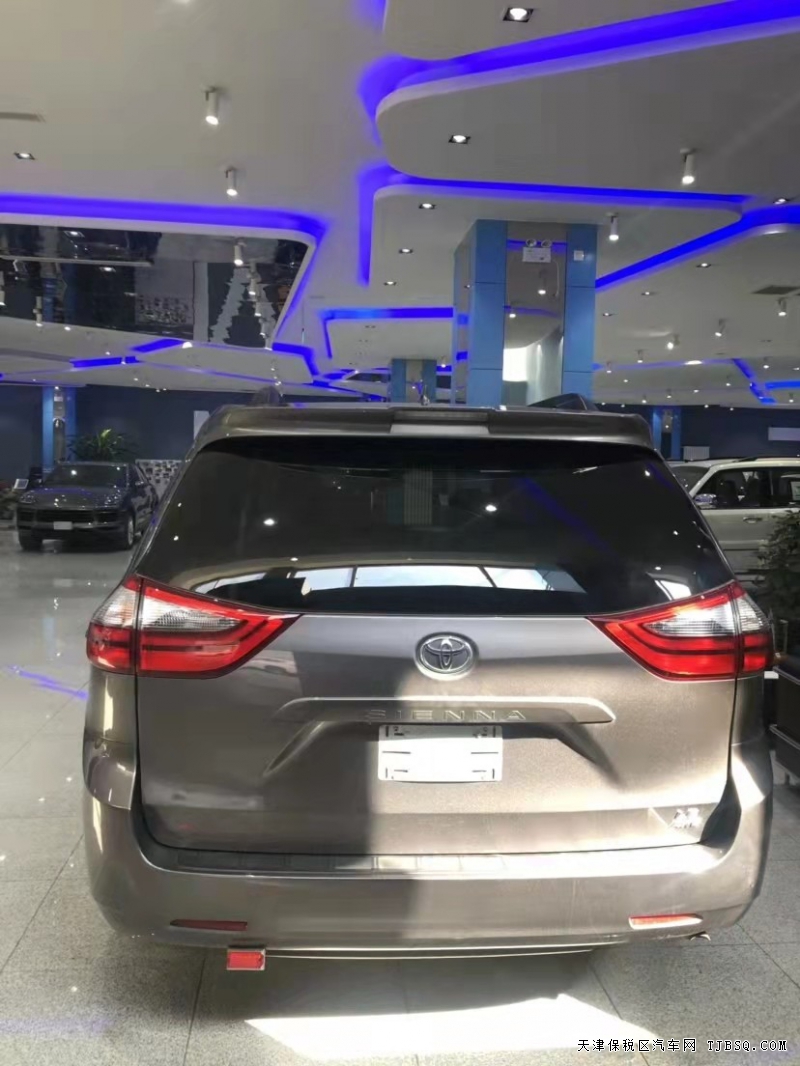 20款丰田塞纳 3.5四驱LE  港口直降可分期