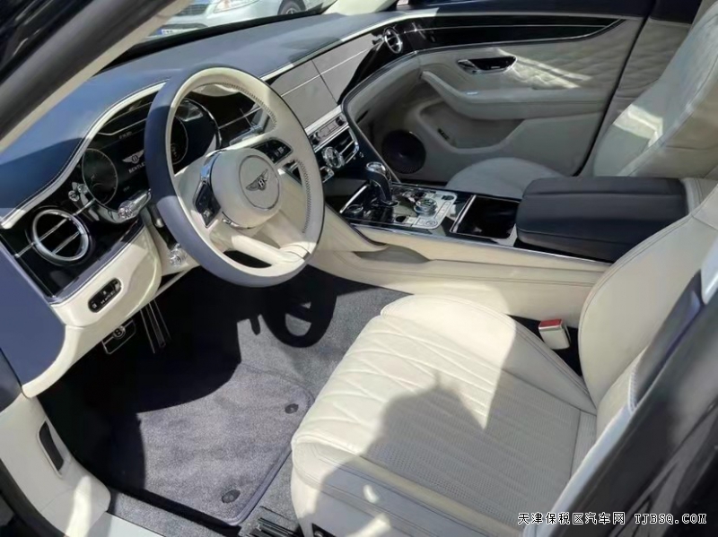 21款宾利飞驰 4.0T 五座   天津港酬宾特惠