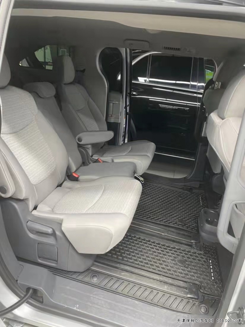 2021款丰田塞纳 2.5L油电混合  现车秒杀43万