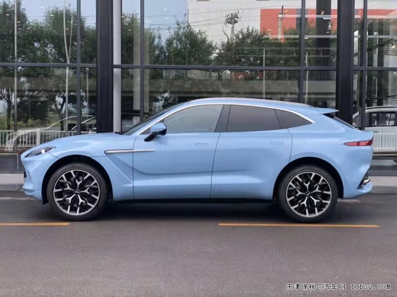 微信图片_20211203152132.jpg 22款 阿斯顿·马丁DBX 一见倾心 优雅首秀