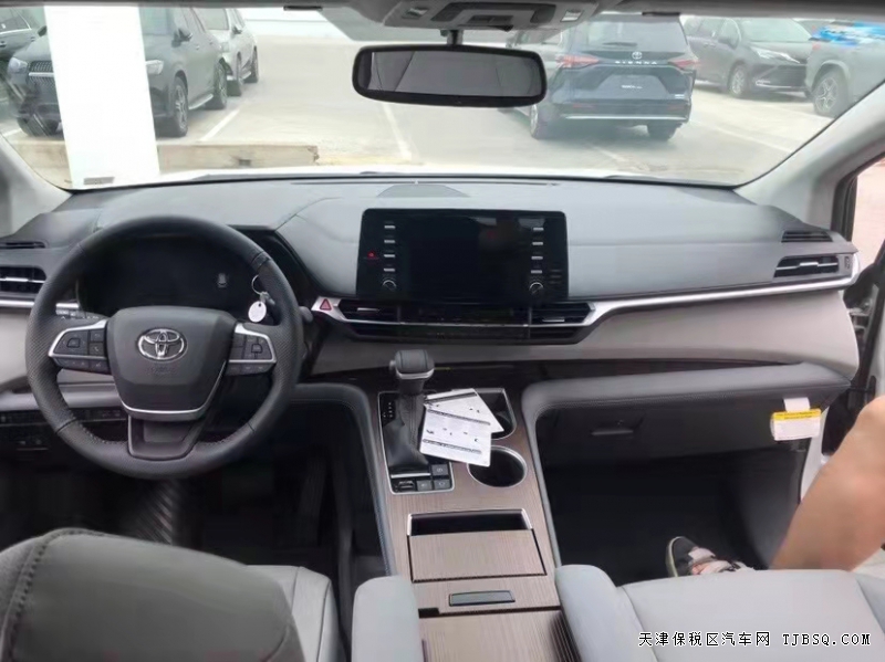 2021款丰田塞纳 两驱XLE真皮  现车手续齐四十余万