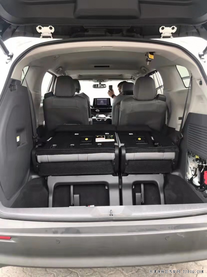 2021款丰田塞纳 两驱XLE真皮  现车手续齐四十余万