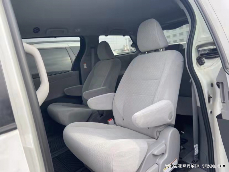 丰田塞纳 3.5 四驱 LE   年终港口大放价