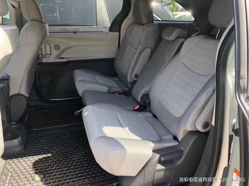 21款丰田塞纳 惊喜价40万限时送好礼