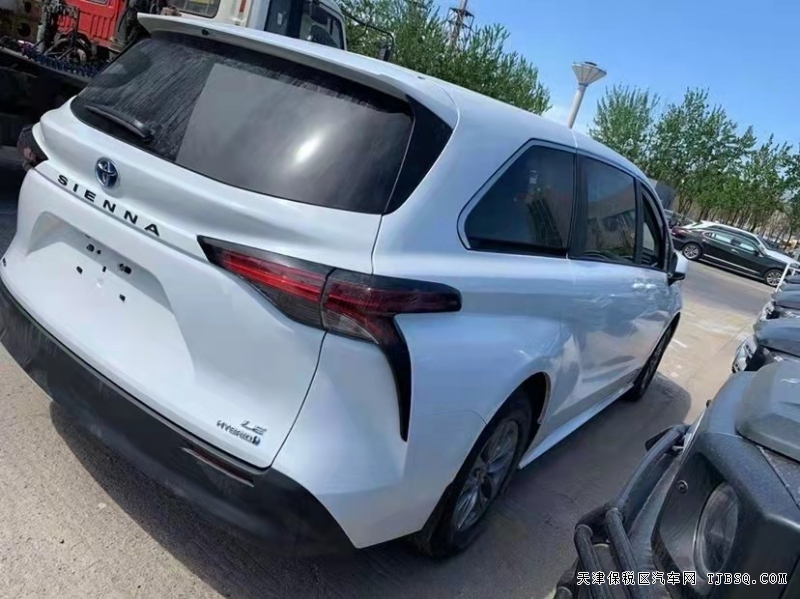 21款丰田塞纳 2.5 油电混合四驱LE 天津港大降价