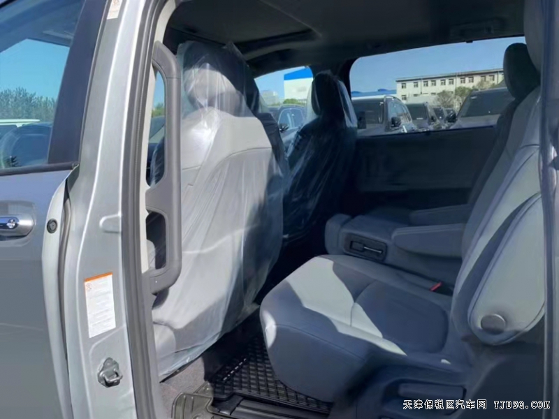 21款丰田塞纳2.5两驱真皮版  批发价42万酬宾