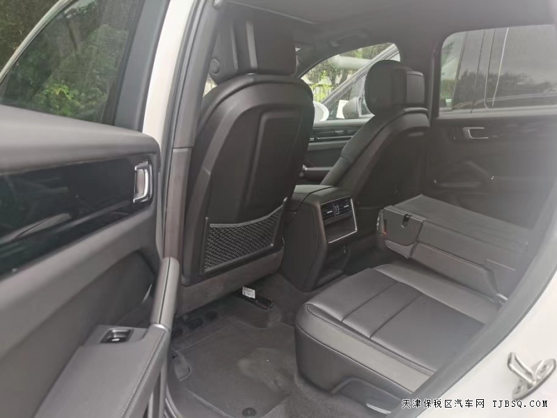 21款保时捷卡宴 3.0T汽油版  内部价钜惠95万秒