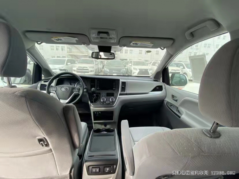 丰田塞纳3.5四驱  现车56万购 元旦购车超划算