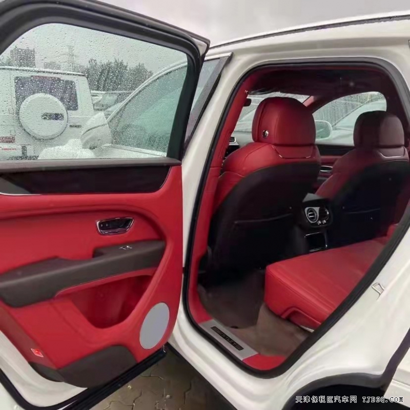 21款宾利添越 4.0T 五座   清仓价格 超值优惠 