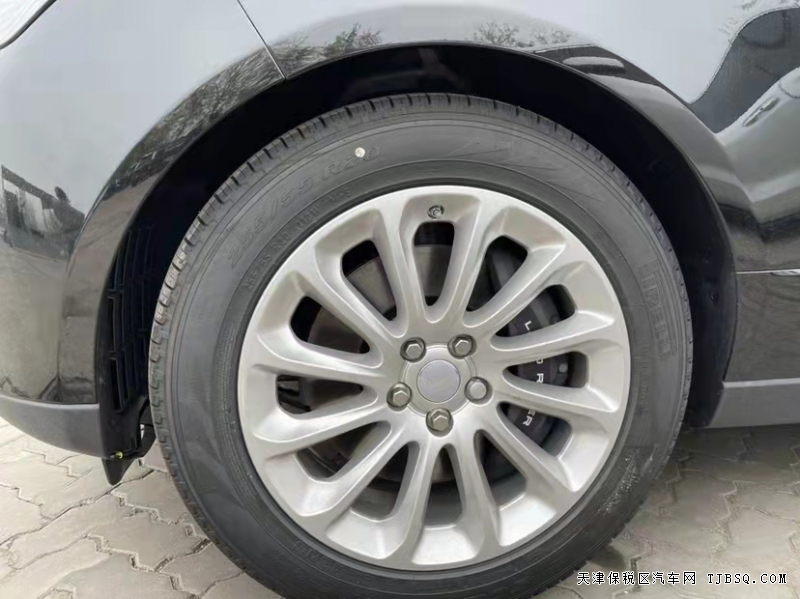 21款路虎行政 3.0 汽油P400HSE 年底促销123