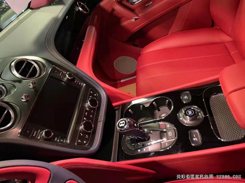 20款 欧版 宾利添越 3.0T 四座 插电混动 天津港口特价270万