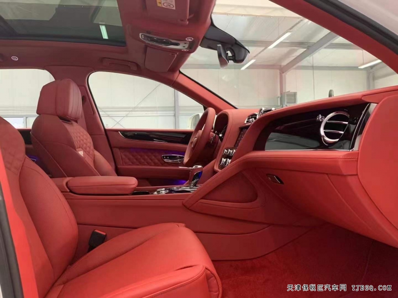 21款宾利添越v8汽油4.0五座330万