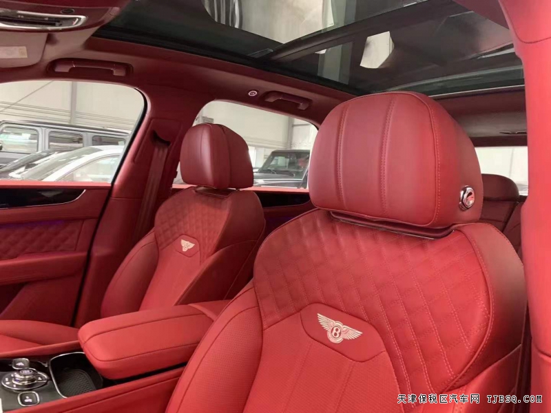 21款宾利添越v8汽油4.0五座330万
