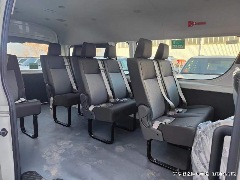 21款丰田海狮 9座 蓝牌