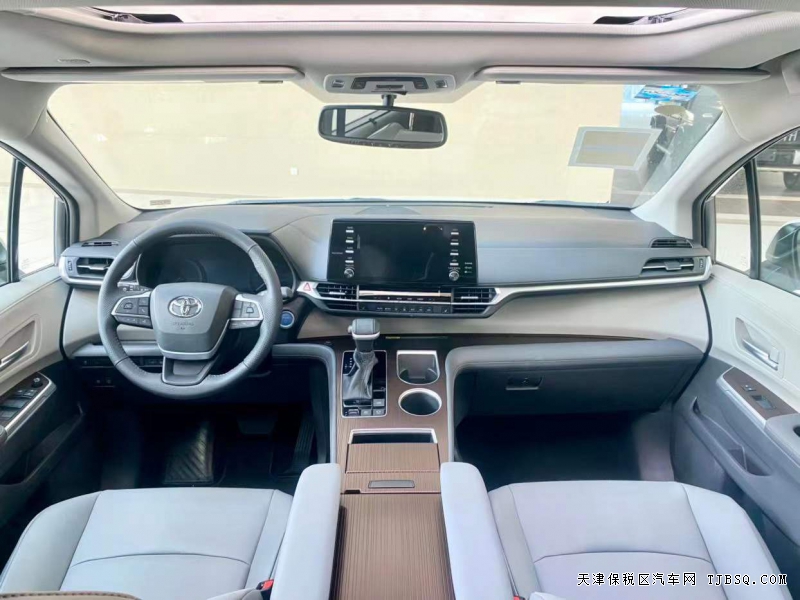 丰田2.5塞纳 油电混合四驱年底特惠