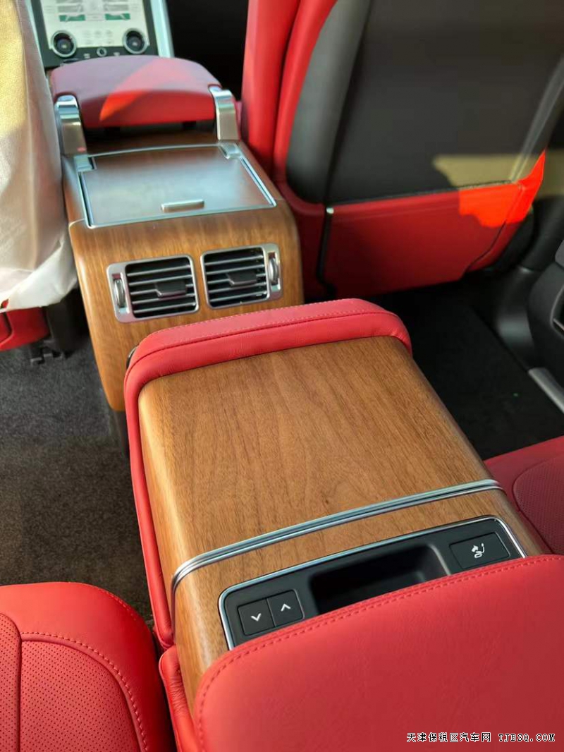 21款路虎揽胜行政 3.0T 汽油P400 年底促销160