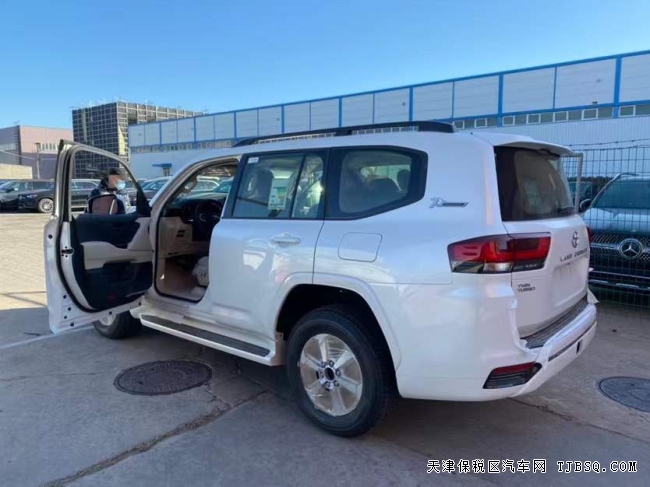 22款酷路泽3500 港口开启火爆预售特价103万