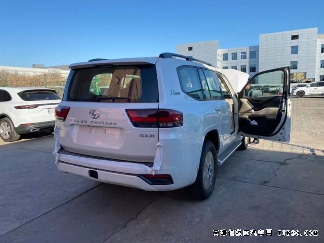 22款酷路泽3500 港口开启火爆预售特价103万