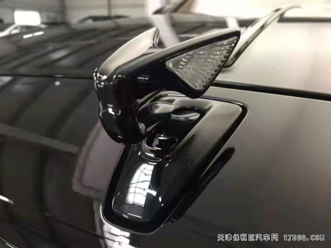 22款宾利飞驰 V8 黑耀版 FIying B标志 368万