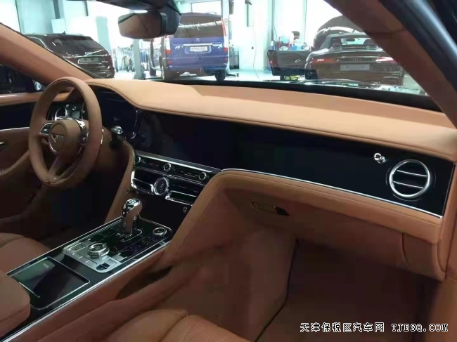 22款宾利飞驰 V8 黑耀版 FIying B标志 368万