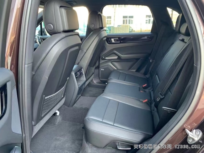 天津港平行进口车21款保时捷卡宴3.0T汽油现车福利港口特价97万