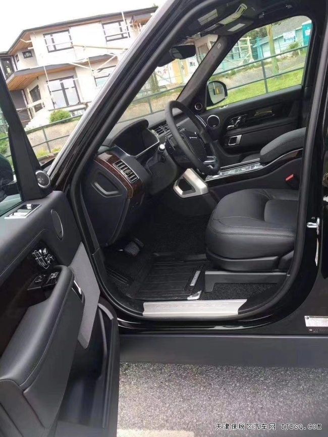 20款加版路虎 黑曜版 港口特惠129万提车