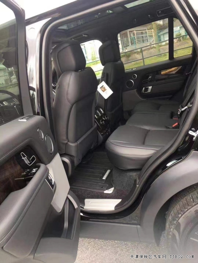 20款加版路虎 黑曜版 港口特惠129万提车