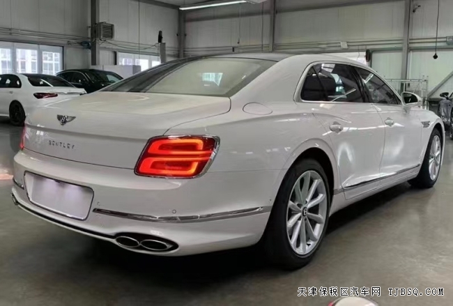 2022款宾利飞驰V8   特价340
