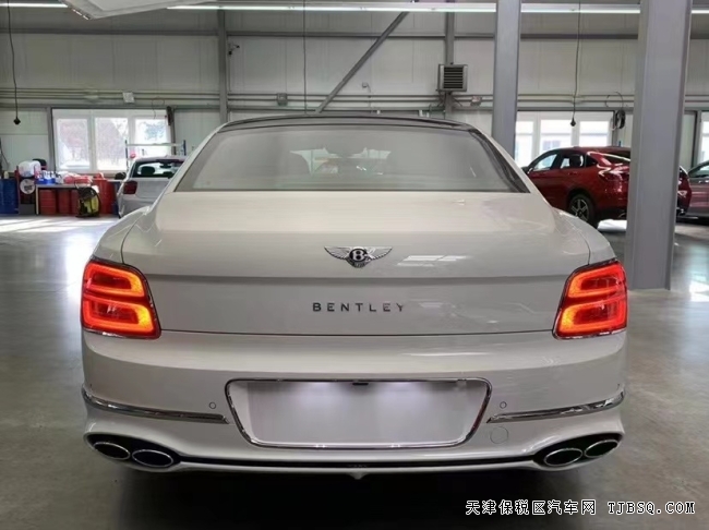 2022款宾利飞驰V8   特价340