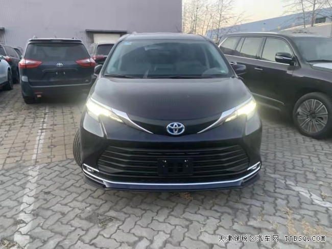 21款丰田塞纳 2.5油电混动 两区 XLE 特价 40万
