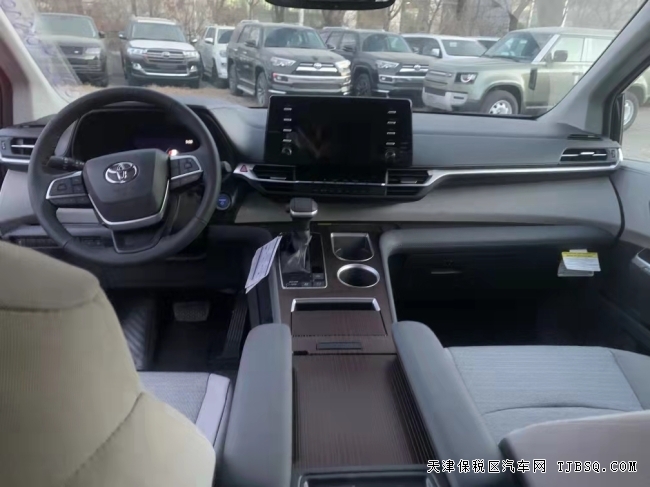 21款丰田塞纳 2.5油电混动 两区 XLE 特价 40万