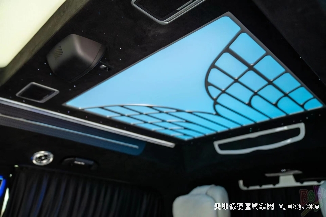 奔驰V260L 21款 高顶 豪华 舒适车型 天津 港口仅售99万提车