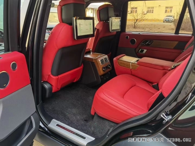 21款路虎创世加长3.0T汽油 港口仅售163.5万