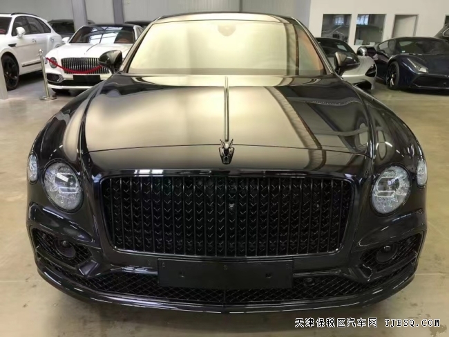 22款飞驰4.0V8 五座 顶配  398万