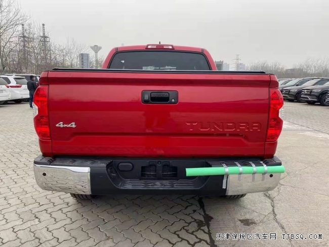 21款墨版丰田坦途1794 特价71万