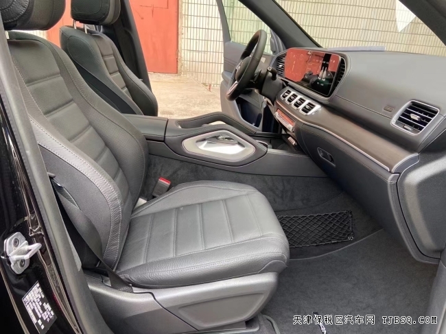 21款加版 奔驰GLS450 港口跳楼价格 130万提车 21款加版 奔驰GLS450 港口跳楼价格 130万提车
