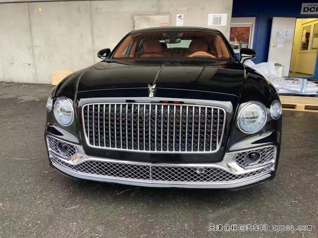 21欧规宾利飞驰 V8 港口特价价 328万 现车