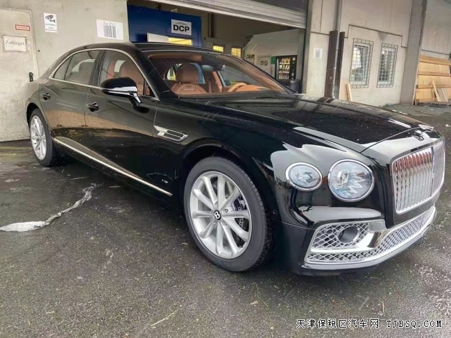 21欧规宾利飞驰 V8 港口特价价 328万 现车