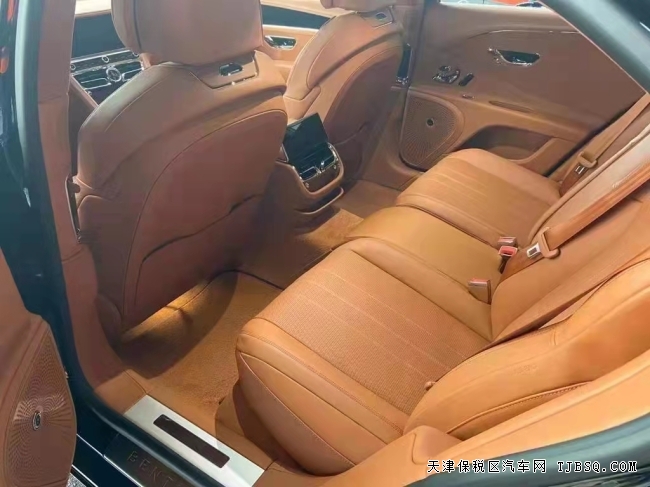 21欧规宾利飞驰 V8 港口特价价 328万 现车