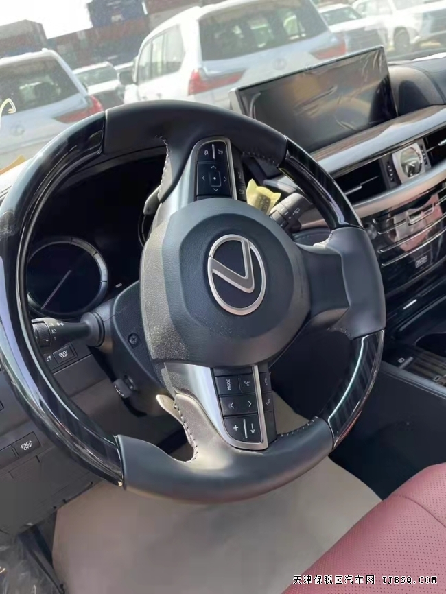 21款雷克萨斯LX570 中东铂金版 港口仅售169万