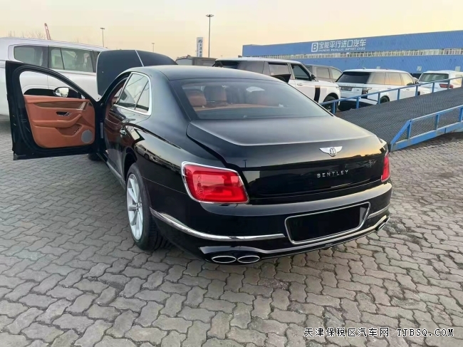 22欧规宾利飞驰 V8 港口特价 320万 现车