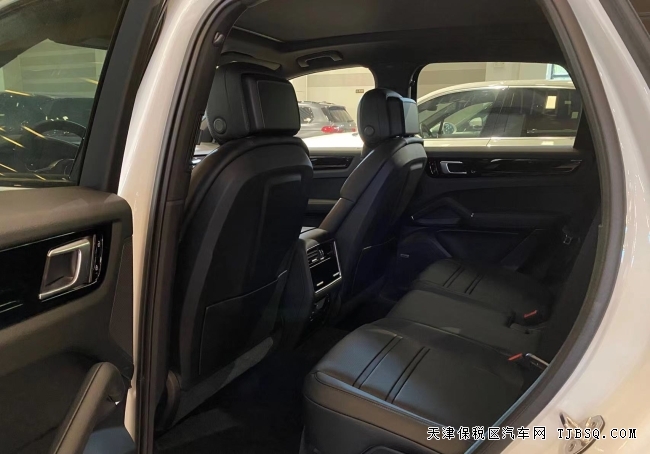 21款加版3.0卡宴 港口现车 跳楼价 102万 21款加版3.0卡宴 天津港口 心动价格102万