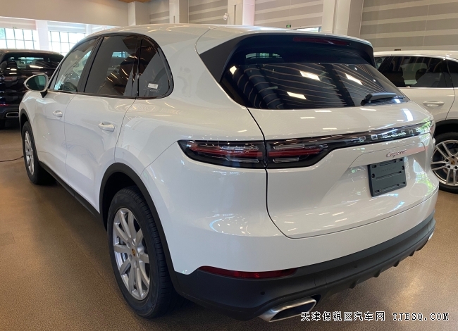 21款加版3.0卡宴 港口现车 跳楼价 102万 21款加版3.0卡宴 天津港口 心动价格102万