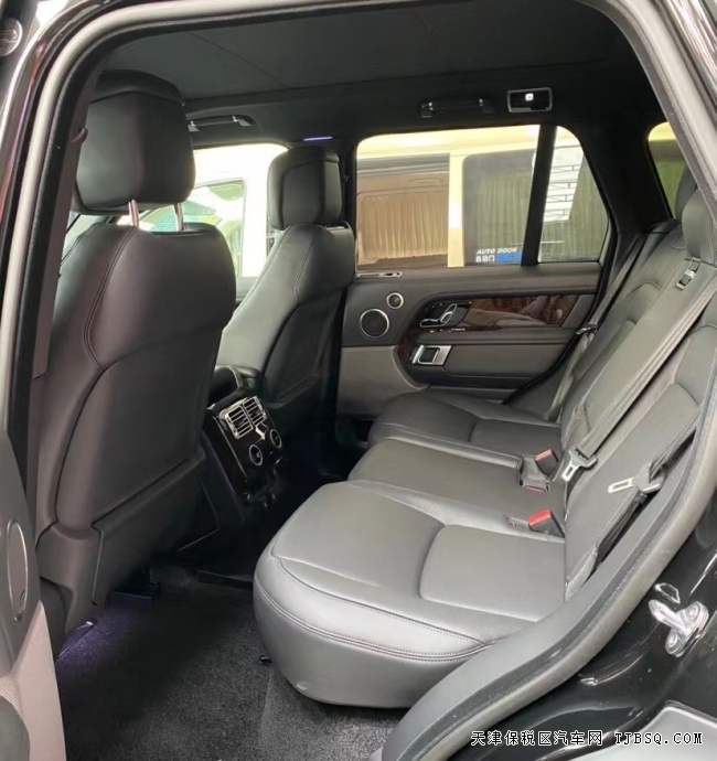 20款加版路虎行政3.0汽油P400港口 心动价格1387万